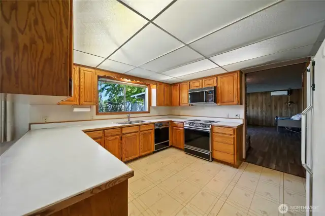 Family Room Access from Kitchen