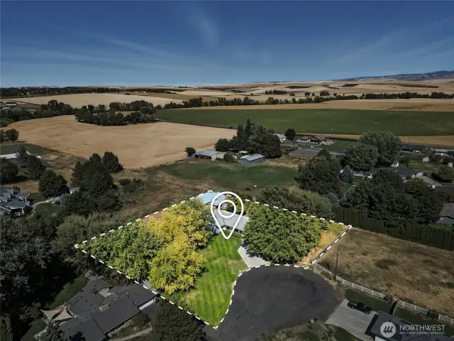 Ideal South Side Location at the End of the Cul de Sac