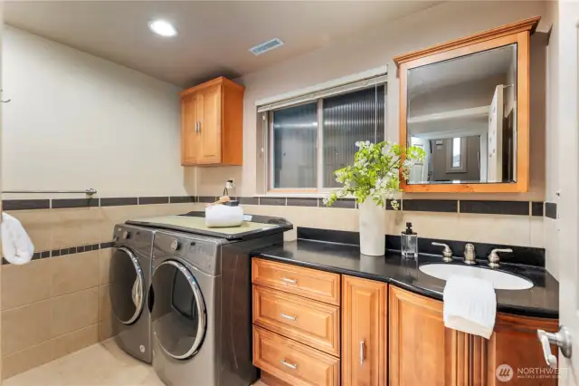Laundry Room / Bathroom w/ Shower