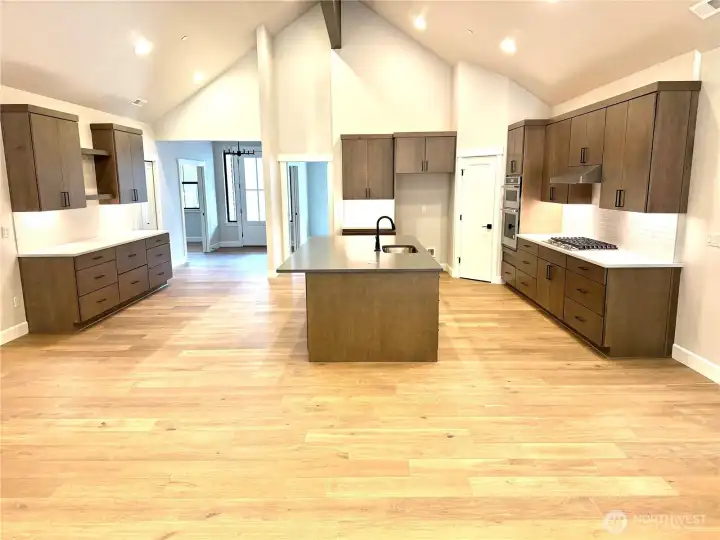 Large kitchen perfect for entertaining.
