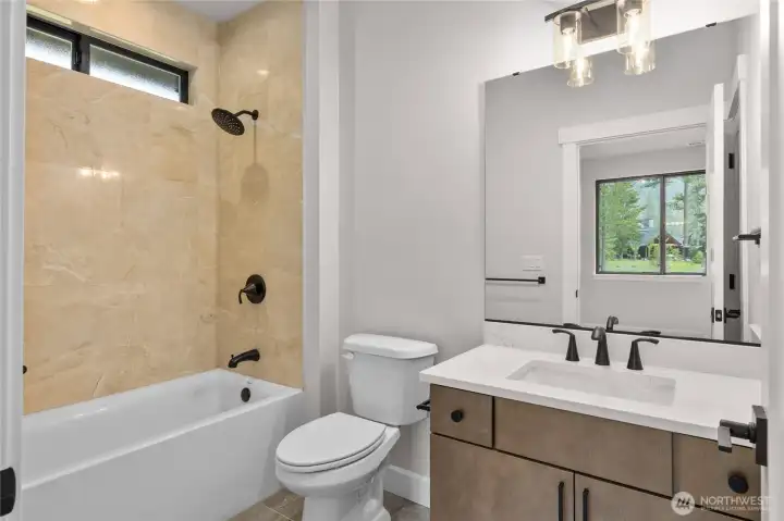 Ensuite to Bedroom #4.