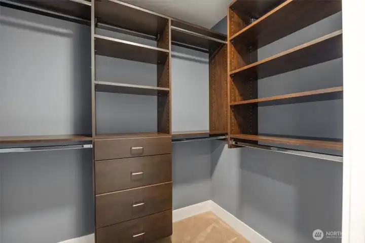 2 walk-in closets in primary suite