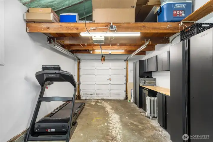 Good overhead storage too