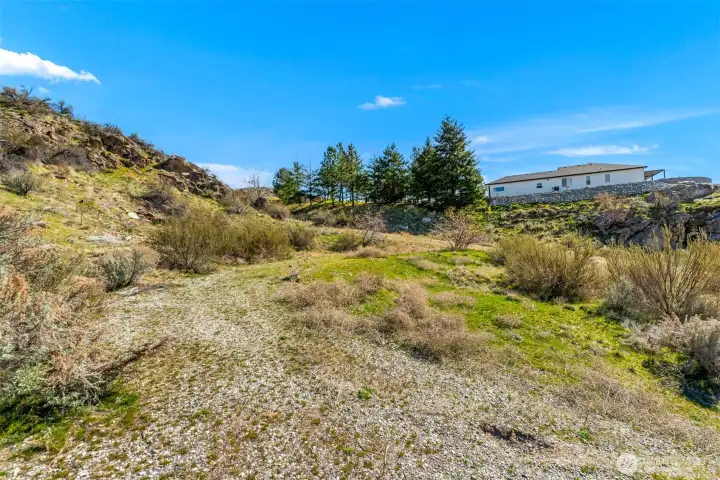 Higher-elevation homesite option offering expanded views on this Lake Chelan property.