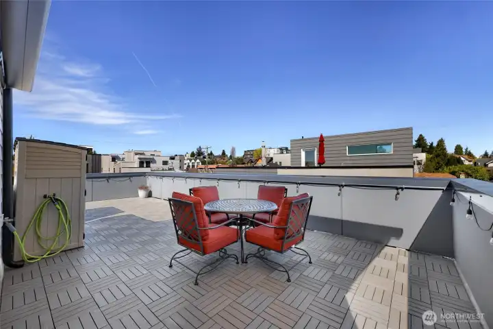 Table and chairs stay.