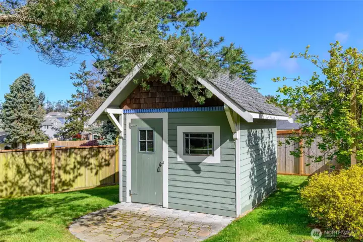 10x13 outbuildingon pored concrete foundation.