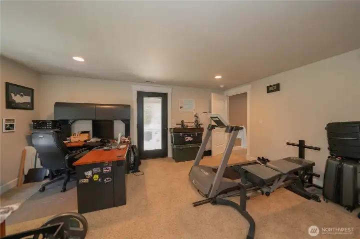 There are really 5 bedrooms in this house, this room is used as an office and there is a private door leading from the back patio in case you have a need for an in home office-there is a private driveway on the side.