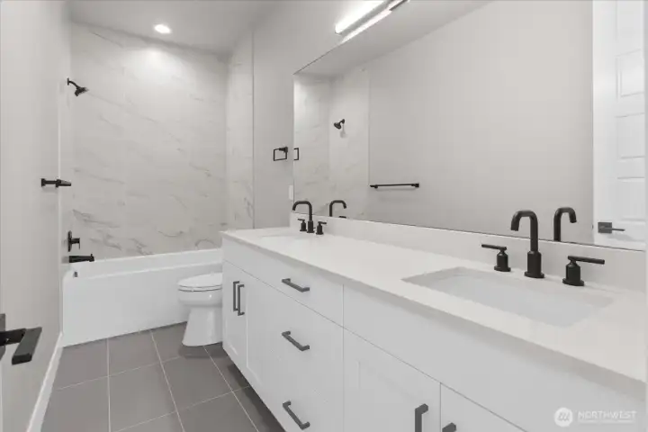 Upper Level Full Bathroom