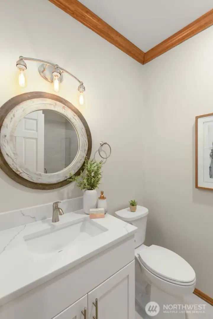 3/4 bath w/new shower