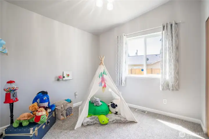 2nd bedroom
