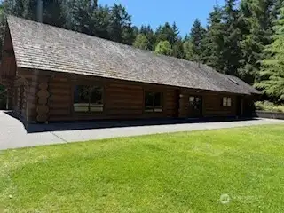 Island Lake Park community center. Island Lake Park community center.