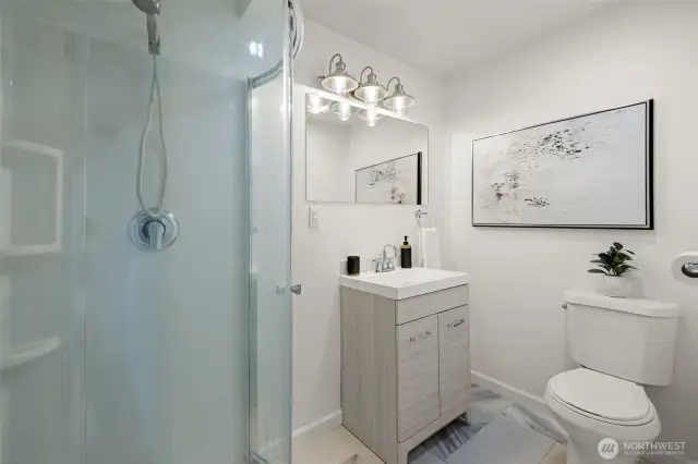 3/4 bathroom in primary suite