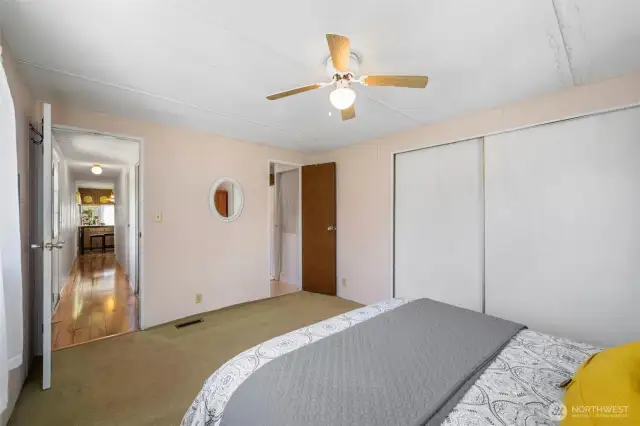 A great layout with easy flow from bedroom to kitchen and living space—ideal for hosting guests or enjoying simple, everyday living by the bay.