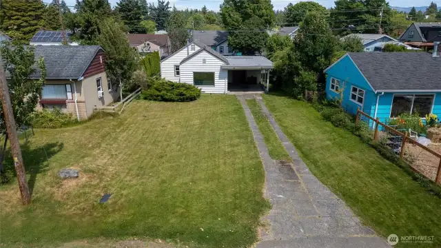 With Bellingham a buzz with infill opportunities, the size and placement of the house on the lot leave room to expand.