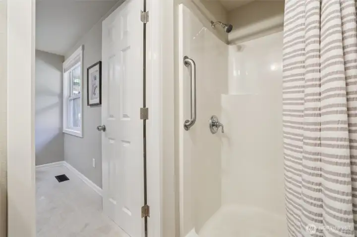 Primary 3/4 bathroom