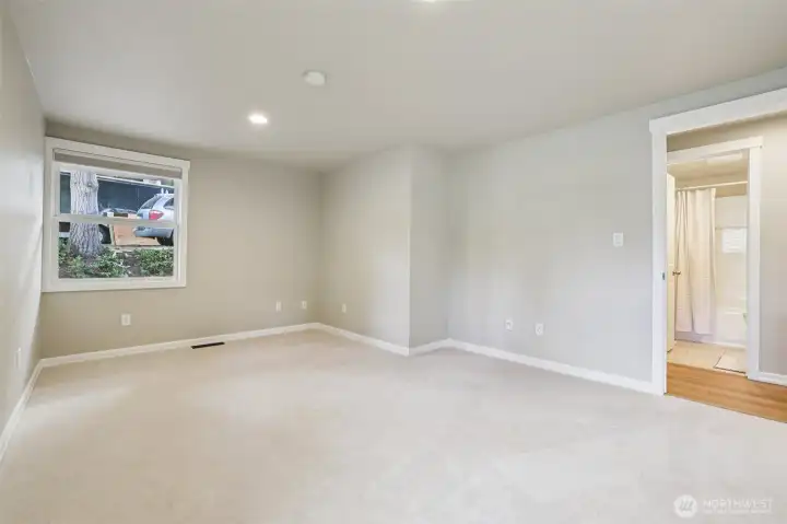 Huge secondary bedroom!(Bedroom 2)