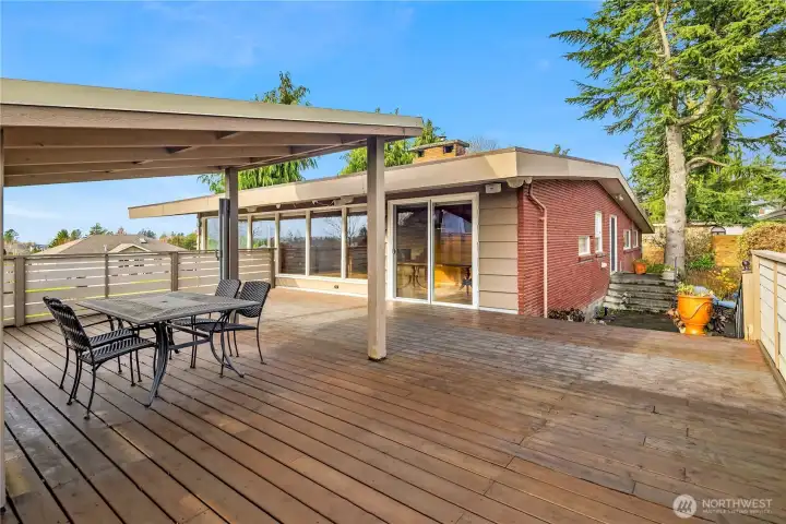 Expansive deck perfect for entertaining.