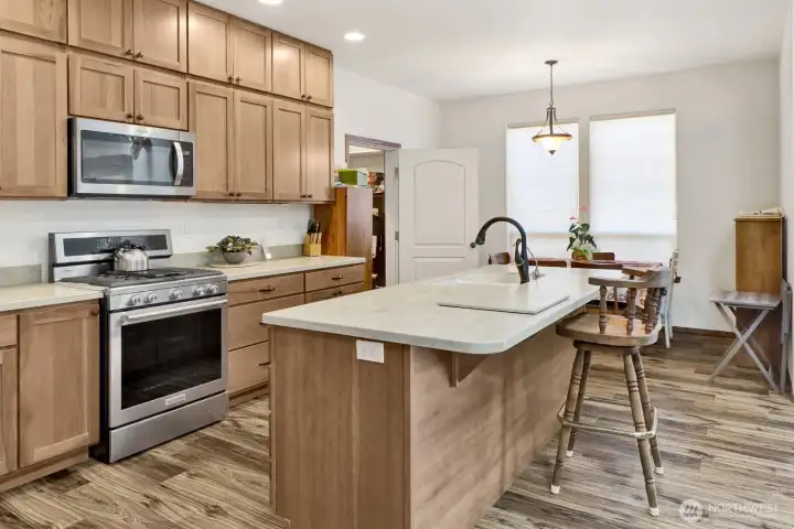 wood cabinets to ceiling