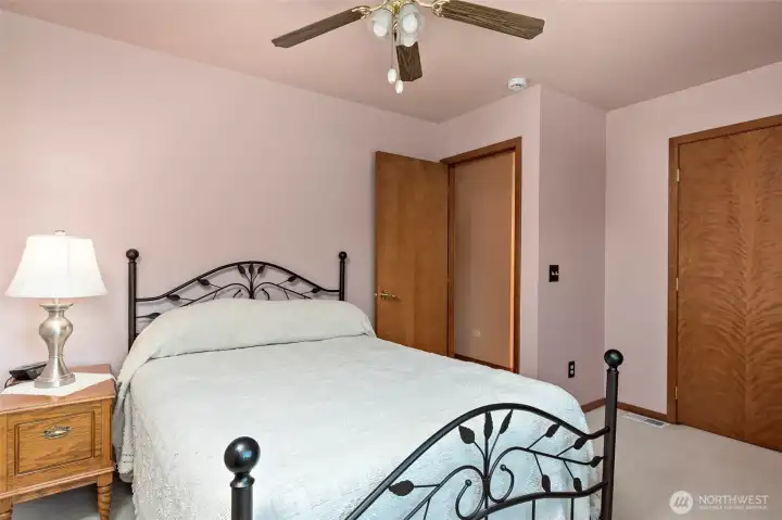 Guest bedroom