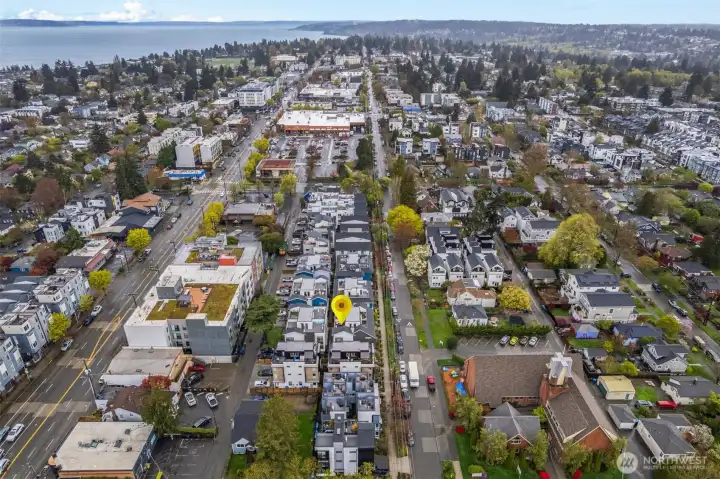 So close to all the NW corridor has to offer with local restaurants, shops and services + the Puget Sound and wonderful parks are close.