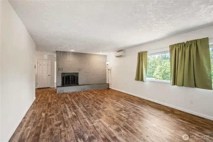 Formal Living Room w/Wood Fireplace
