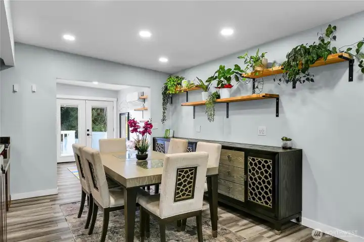 Dinning area Dinning area