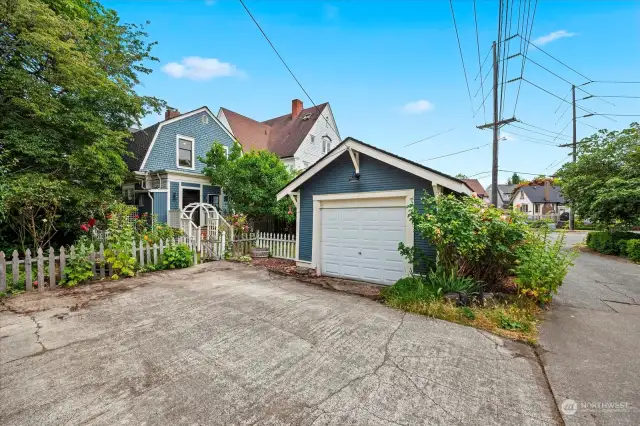 Detached one car garage off the alley