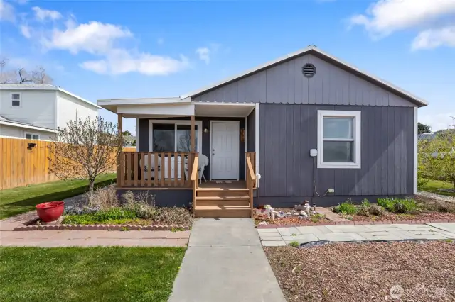New Metal Fence, Exterior Painting, Interior Remodel. Home has Central Heat and Air and UGS
