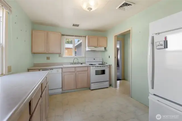 Kitchen and all Appliances Included