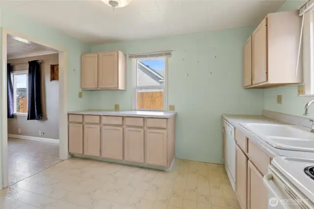 Kitchen and all Appliances Included