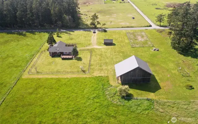 Home, Pump house with Storage & Barn