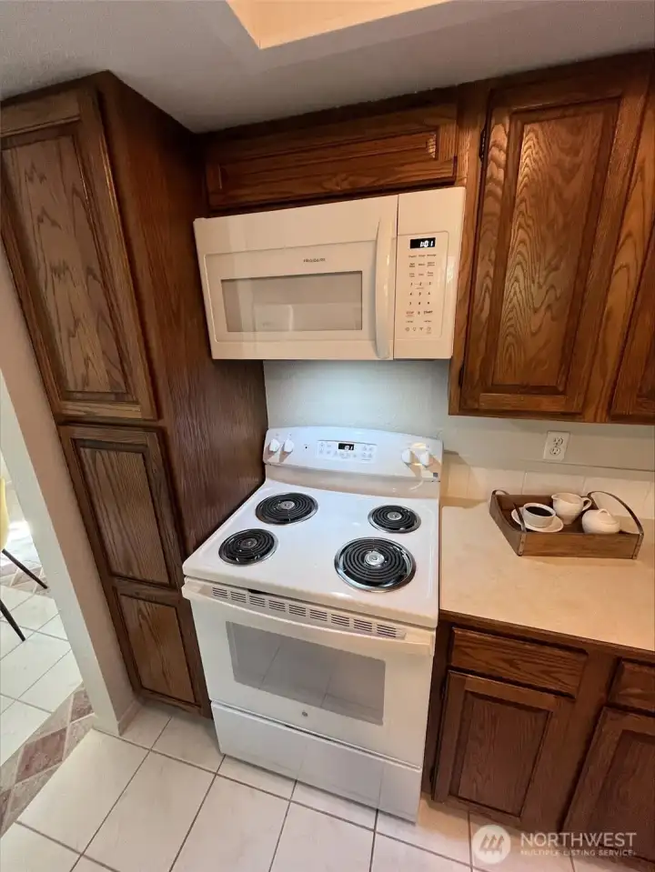 New Stove and Microwave Oven