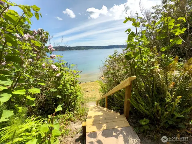 The stairway down to the waterfront makes exploring the lot easier.