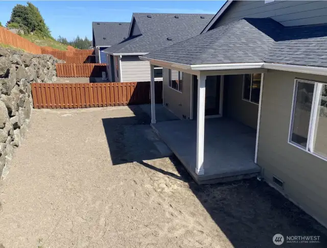 2532 Acer Loop SE ~ Ready Now