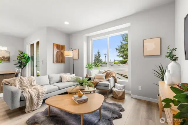 Photographs are for illustrative purposes only. Features, finishes, interior/exterior colors, landscaping and floorplan shown may vary from actual homes built.