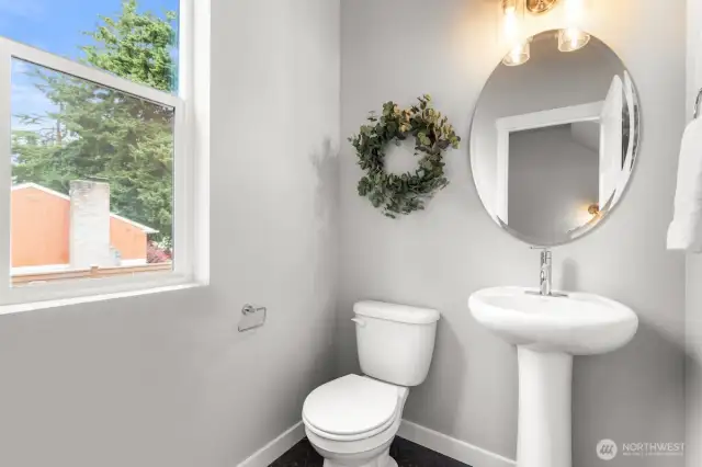 Photographs are for illustrative purposes only. Features, finishes, interior/exterior colors, landscaping and floorplan shown may vary from actual homes built.