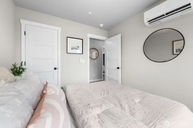 Photographs are for illustrative purposes only. Features, finishes, interior/exterior colors, landscaping and floorplan shown may vary from actual homes built.