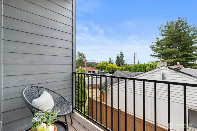 Photographs are for illustrative purposes only. Features, finishes, interior/exterior colors, landscaping and floorplan shown may vary from actual homes built.