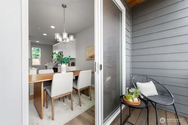 Photographs are for illustrative purposes only. Features, finishes, interior/exterior colors, landscaping and floorplan shown may vary from actual homes built.