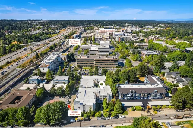 A superb location in Northgate positioned nicely to Maple Leaf and downtown.