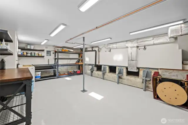 Lower storage/shop!