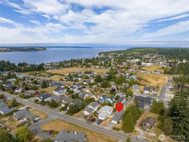 Proximity to Downtown Coupeville and Penn Cove.