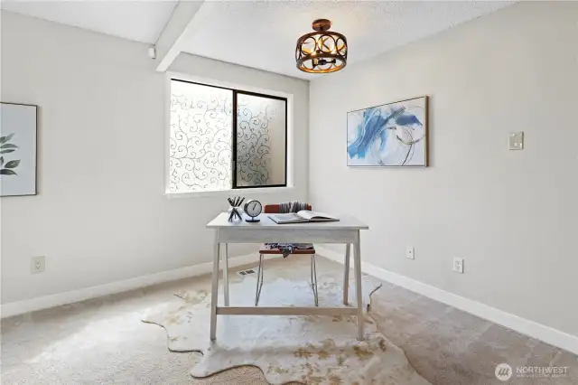 great Flex space, office nook, kids corner, library, yoga?