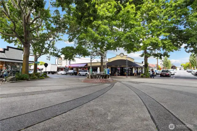 Walkability, charm, and quaint downtown Edmonds.