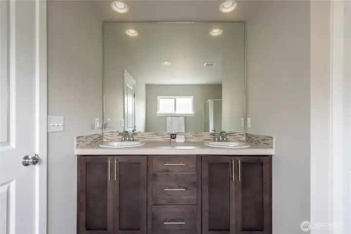 5 piece Master Bath with soakin tub