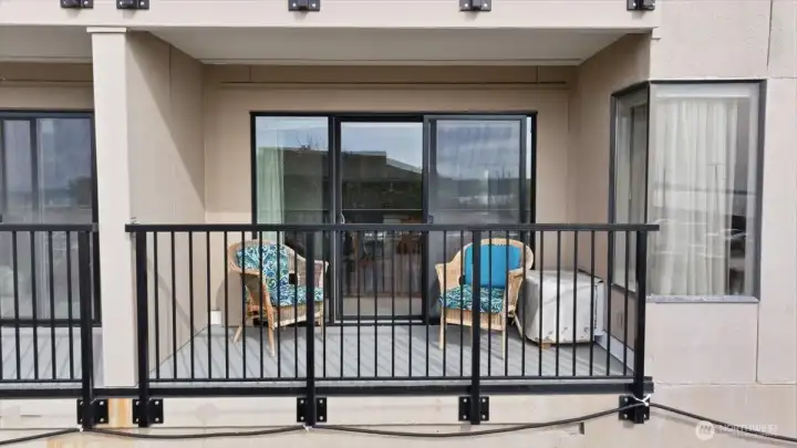 Enjoy your deck views and outdoor sea breezes, sounds and sights.