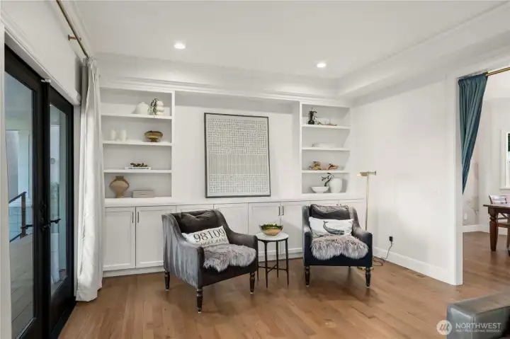 Perfect sitting room off the living room with stunning views of the city and Elliott Bay.