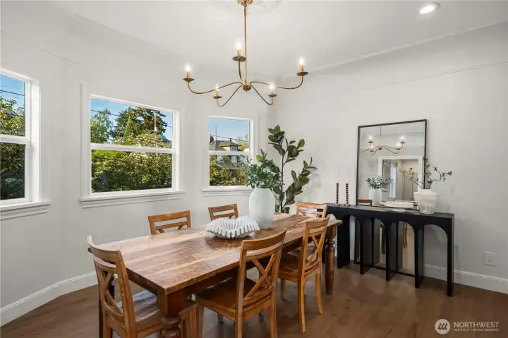 Large dining room, perfect for hosting!