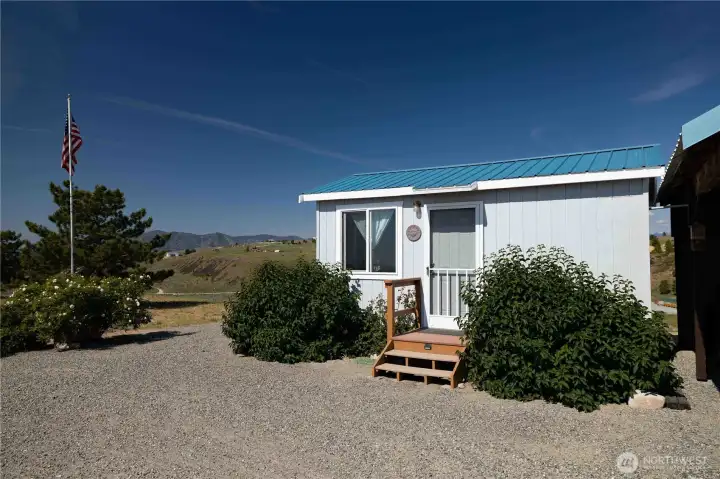 guest cottage