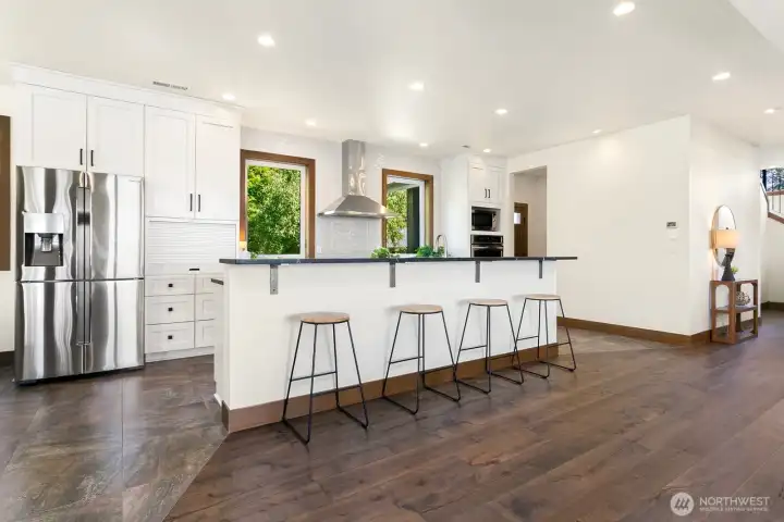 Kitchen Island, Cabinets